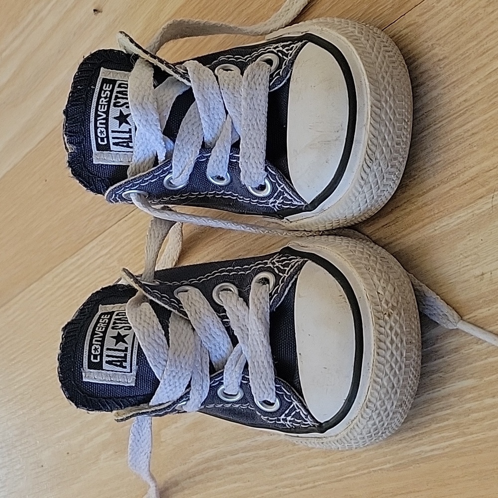 Converse navy Allstars size 4 toddler